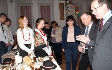 &bdquo;Uroda stołu&rdquo; &ndash; stoły regionalne.