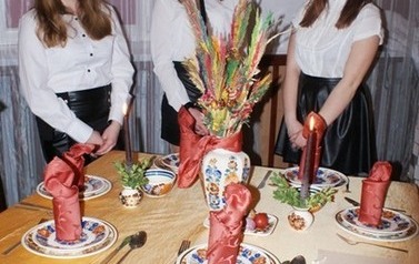 &bdquo;Uroda stołu&rdquo; &ndash; stoły regionalne.