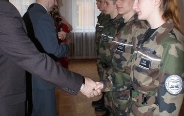 Awans kadet&oacute;w klas mundurowych
