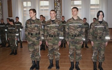 Awans kadet&oacute;w klas mundurowych