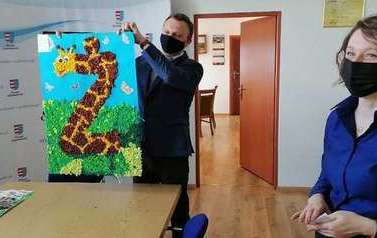 11