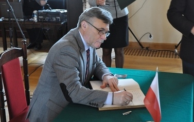 Powiat Sandomierski podpisał Umowę o Wsp&oacute;łpracy z Rejonem Telenesti w Republice Mołdawii