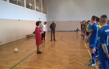 Turniej piłki nożnej halowej w ZSP w Klimontowie