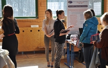 IX Powiatowe Targi Edukacyjne w II LO im. Tadeusza Kościuszki w Sandomierzu