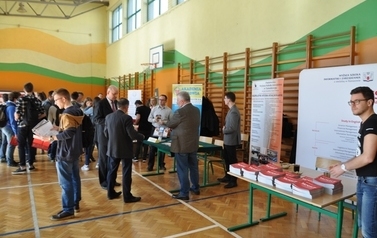 IX Powiatowe Targi Edukacyjne w II LO im. Tadeusza Kościuszki w Sandomierzu