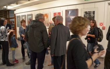 Wernisaż pokonkursowej wystawy Por&oacute;wnania 24 w Sp&oacute;łdzielczym Domu Kultury w Stalowej Woli