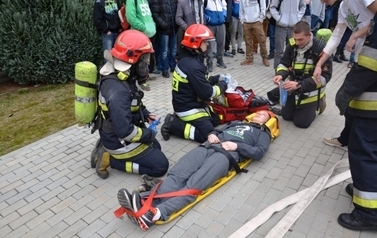 Praktyczne sprawdzenie organizacji oraz warunk&oacute;w ewakuacji na wypadek pożaru w ZSTiO w Sandomierzu
