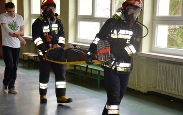 Praktyczne sprawdzenie organizacji oraz warunk&oacute;w ewakuacji na wypadek pożaru w ZSTiO w Sandomierzu