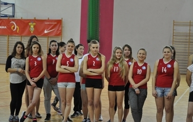 Mikołajkowy Turniej piłki nożnej dziewcząt o Puchar Starosty Sandomierskiego