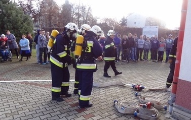 Ćwiczenia z organizacji i ewakułacji na wypadek pożaru przeprowadzono w Zespole Szk&oacute;ł Ponadgimnazjalnych w Klimontowie