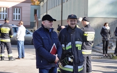 Praktyczne ćwiczenia z ewakuacji na wypadek pożaru lub innego zagrożenia odbyły się w II LO im. Tadeusza Kościuszki w Sandomierzu