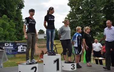 WYŚCIG KOLARSKI DOLINĄ OPAT&Oacute;WKI