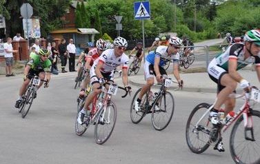 WYŚCIG KOLARSKI DOLINĄ OPAT&Oacute;WKI