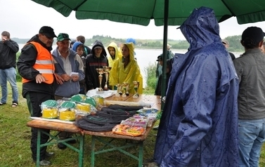Zawody wędkarskie z okazji Dnia Dziecka w Szymanowicach
