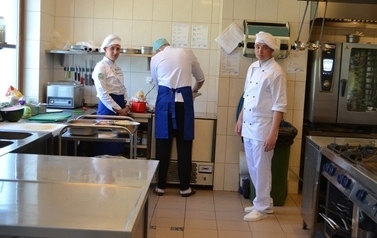 Studenci z Ukrainy na praktyce w Zespole Szk&oacute;ł Gastronomicznychi Hotelarskich im. KEN w Sandomierzu