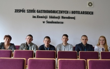 Studenci z Ukrainy na praktyce w Zespole Szk&oacute;ł Gastronomicznychi Hotelarskich im. KEN w Sandomierzu