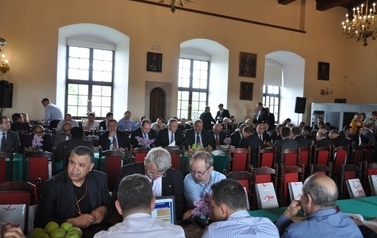 Konferencja pn.  &bdquo;Potencjał eksportowy producent&oacute;w owoc&oacute;w i warzyw Ziemi Sandomierskiej&rdquo;