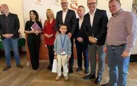 att.eK50sAGES46ft_6Os7UM3KJU3ENLuy-fuzwsdDzGnqM