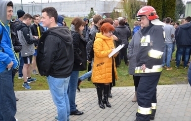 Praktyczne sprawdzenie organizacji oraz warunk&oacute;w ewakuacji na wypadek pożaru w ZSTiO w Sandomierzu