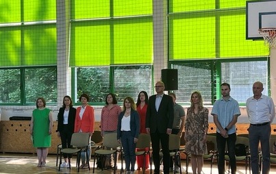 Zdjęcie do W II LO w Sandomierzu powitano grupę młodzieży wraz z nauczycielami ze Słowacji, kt&oacute;rzy przyjechali w ramach projektu ERASMUS