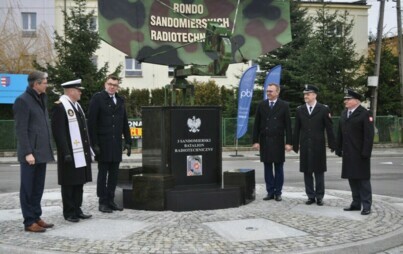 Zdjęcie do Otwarcie Ronda Sandomierskich Radiotechnik&oacute;w